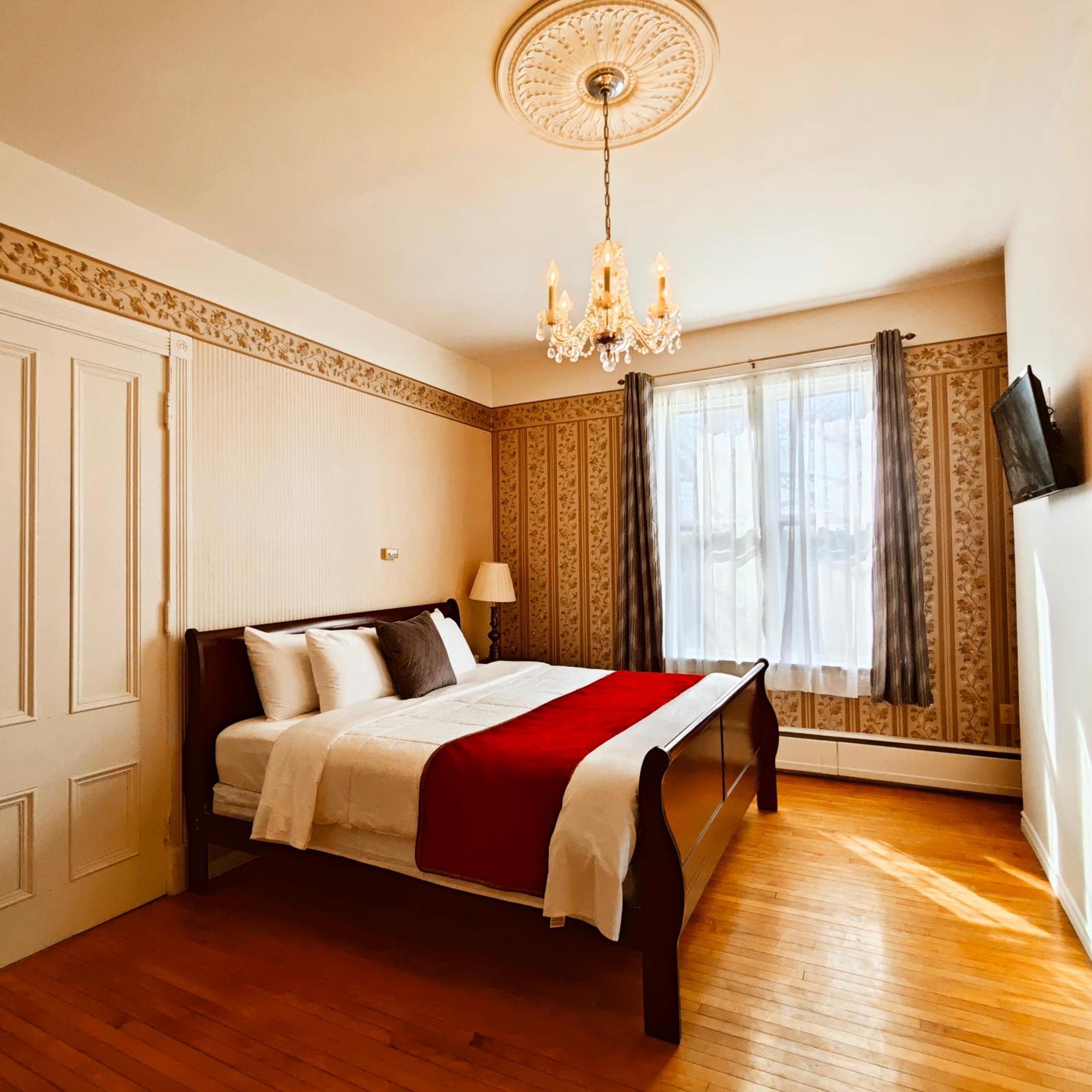 Andy'S Blue House Bed and Breakfast Σάρλοτ Τάουν Εξωτερικό φωτογραφία