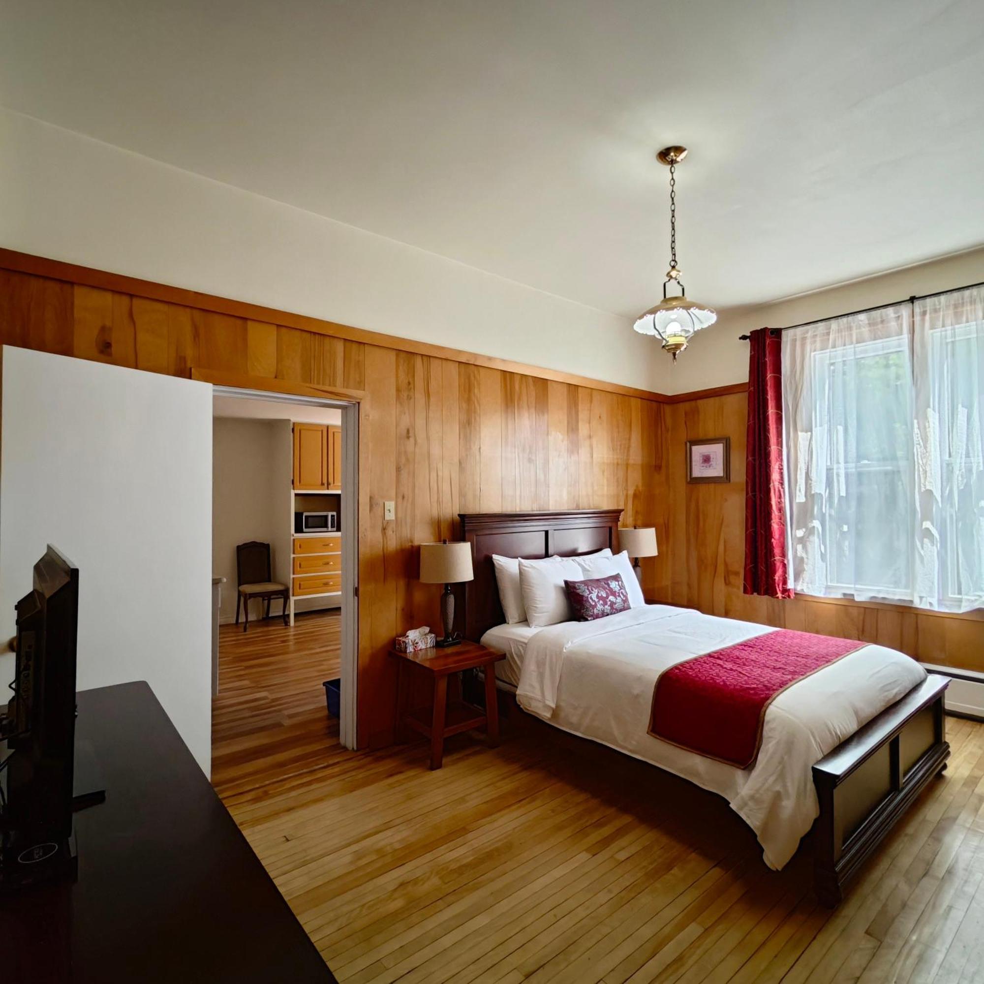 Andy'S Blue House Bed and Breakfast Σάρλοτ Τάουν Εξωτερικό φωτογραφία